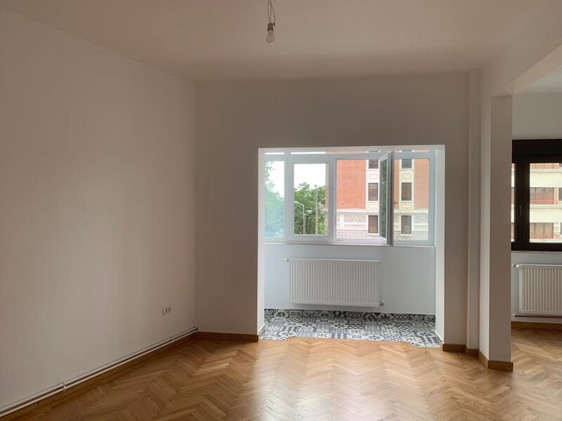 Berzei, intersectie Stirbei Voda, 3 camere