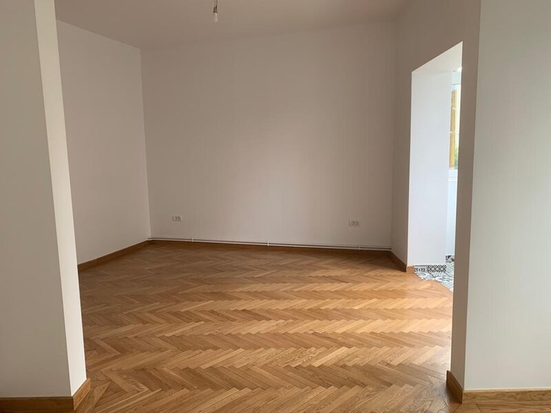 Berzei, intersectie Stirbei Voda, 3 camere