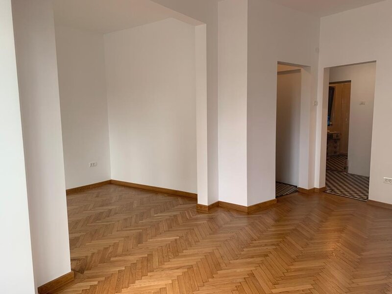 Berzei, intersectie Stirbei Voda, 3 camere